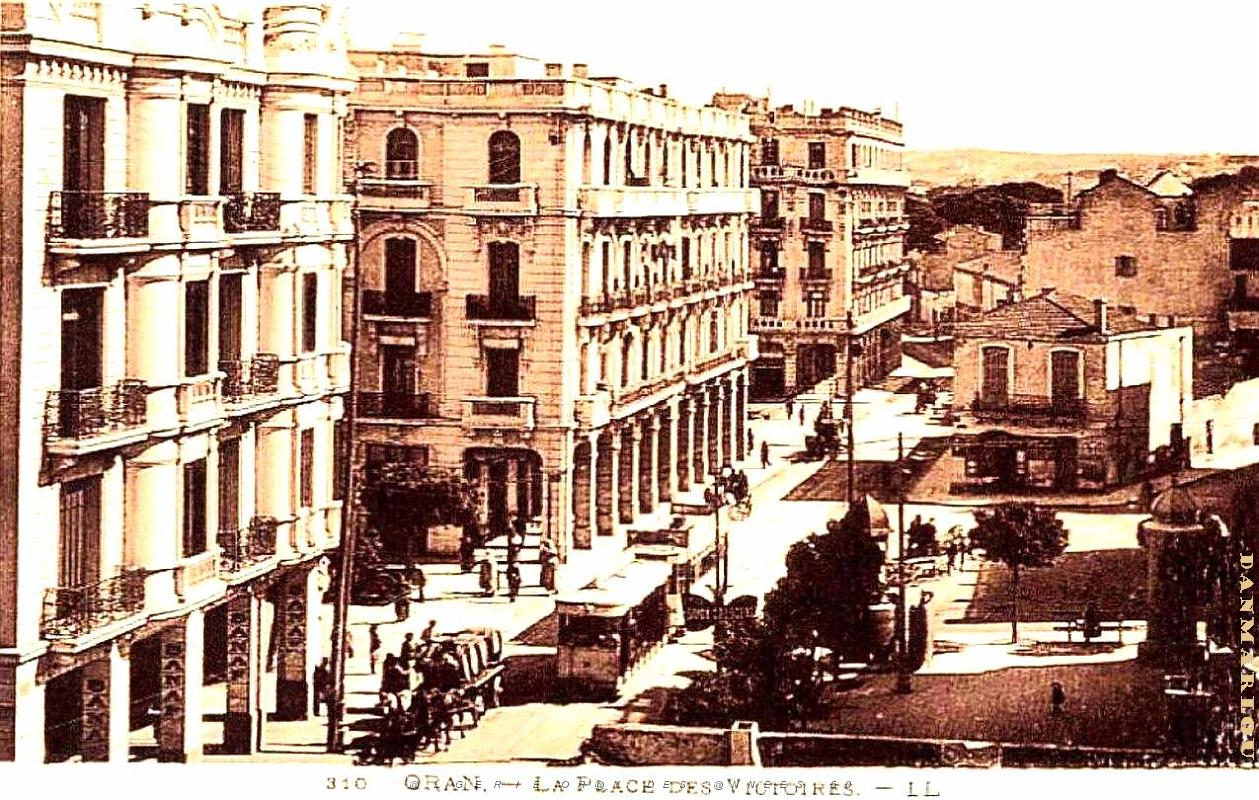 RA g- 014- Place des Victoires.jpg
